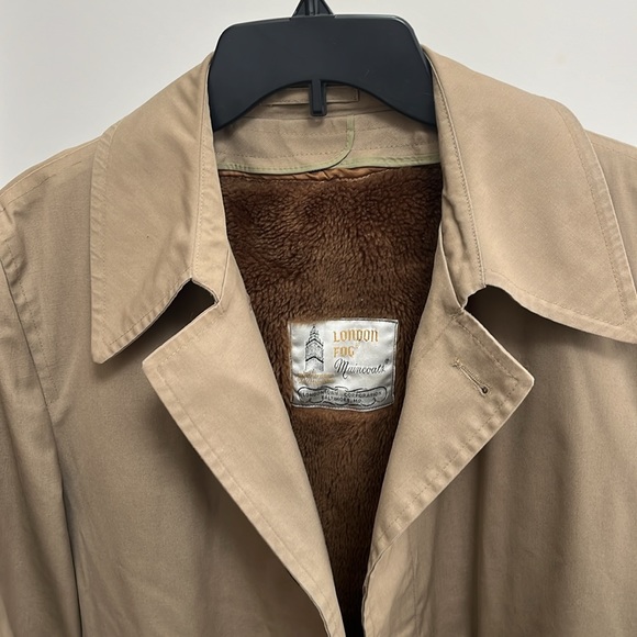 VINTAGE LONDON FOG TRENCH COAT - Picture 3 of 13